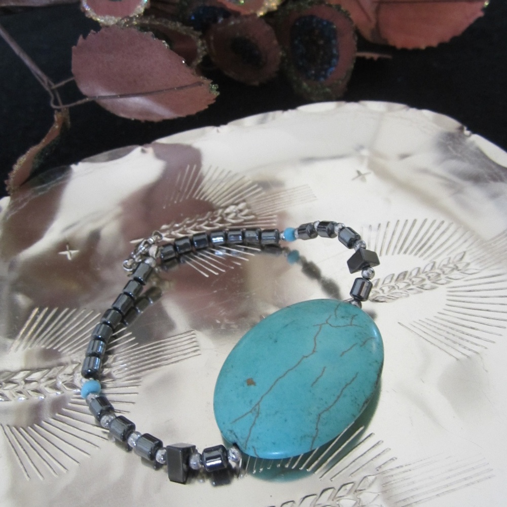 Turquoise oval stone bracelet